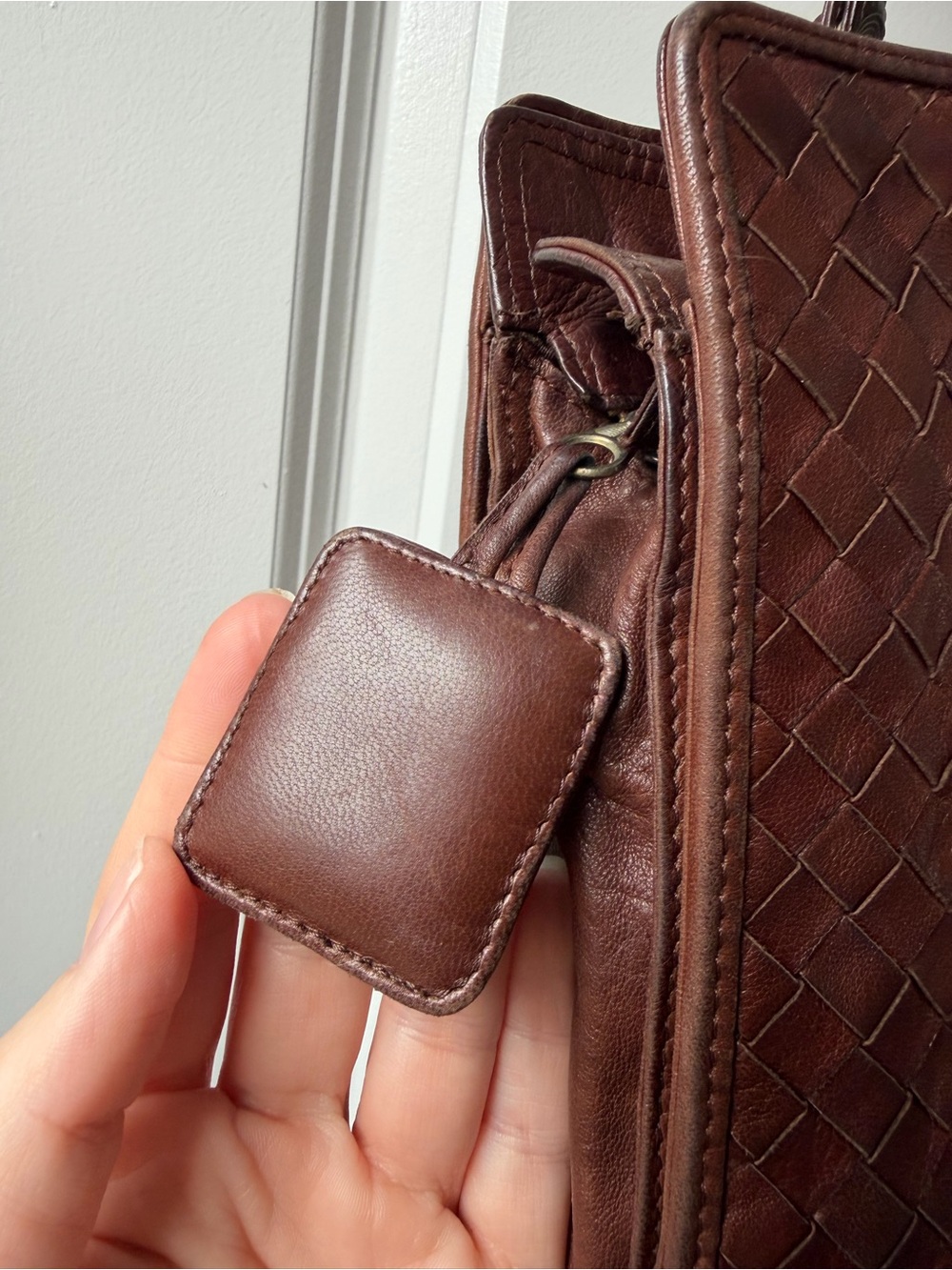 Authentic Bottega Veneta Intrecciato Leather Shoulder Tote in Dark Brown - Picture 3 of 15
